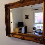 Cute Apartment Marla Art Close To Center